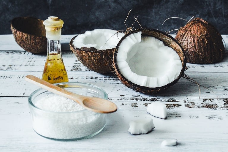 7 Reasons Why Coconut Oil is The Miracle Product